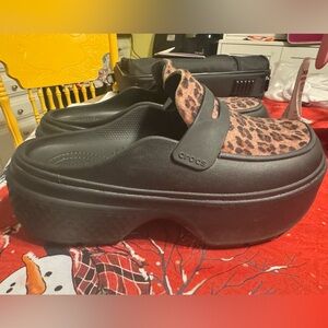 Crocs Leopard Stomp Loafer
